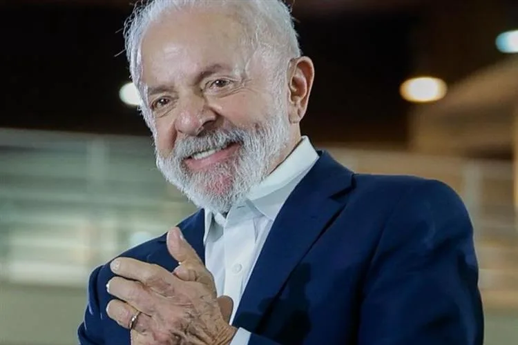 “Homem que bate na mulher não precisa votar em mim”, diz Lula no Ceará