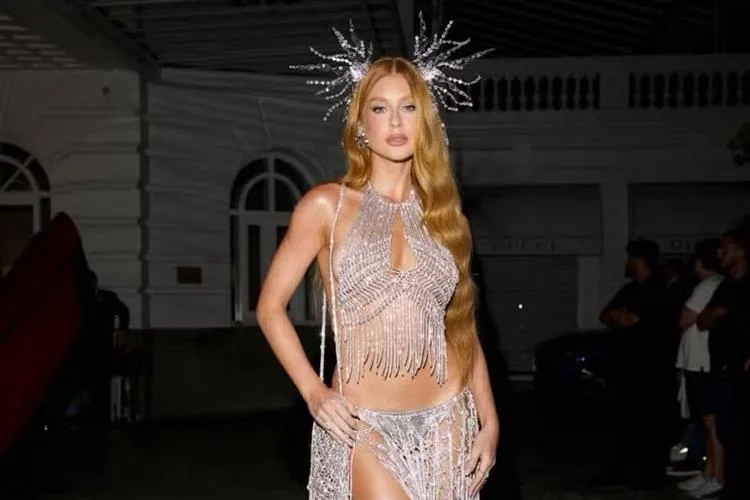Marina Ruy Barbosa encanta web ao surgir com look ousado e luxuoso no clima de Carnaval