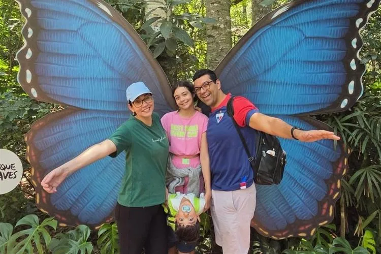 Luiz Esteves curte férias com a família no Paraná