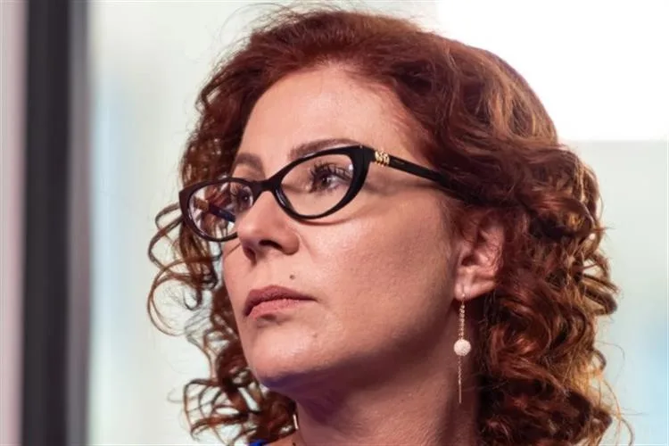 Saiba quem são os deputados cearenses que votaram a favor e contra a condenada Carla Zambelli