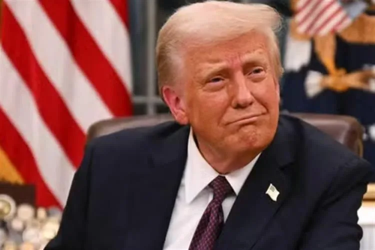 Trump se aproxima de Lula e se afasta da família Bolsonaro ao retirar Moraes da Lei Magnitsky