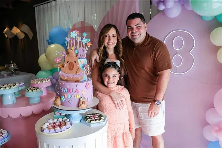 Olga e Eugênio Vasques celebram aniversário da filha Maria Flor