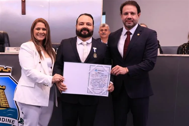 Defesa da sociedade e combate a abusos rendem a Wellington Saboia maior comenda da Câmara