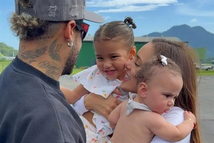 Bruna Biancardi e Neymar reencontram as filhas após dias em Nova York