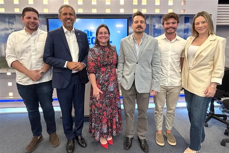 Elmano de Freitas concede entrevistas exclusivas à TV Cidade Fortaleza e à Jovem Pan News Fortaleza