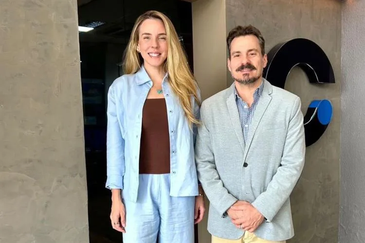 Jade Romero inicia a semana concedendo entrevista ao Grupo Cidade