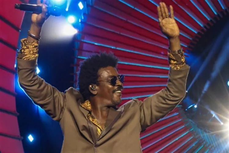 Seu Jorge fará a contagem regressiva para 2026 no Aterro da Praia de Iracema