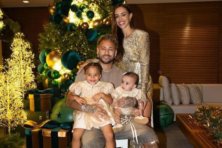 Bruna Biancardi compartilha bastidores do Natal luxuoso em família com Neymar