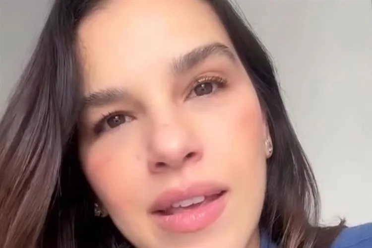 Mariana Rios se emociona ao falar sobre os desafios do puerpério