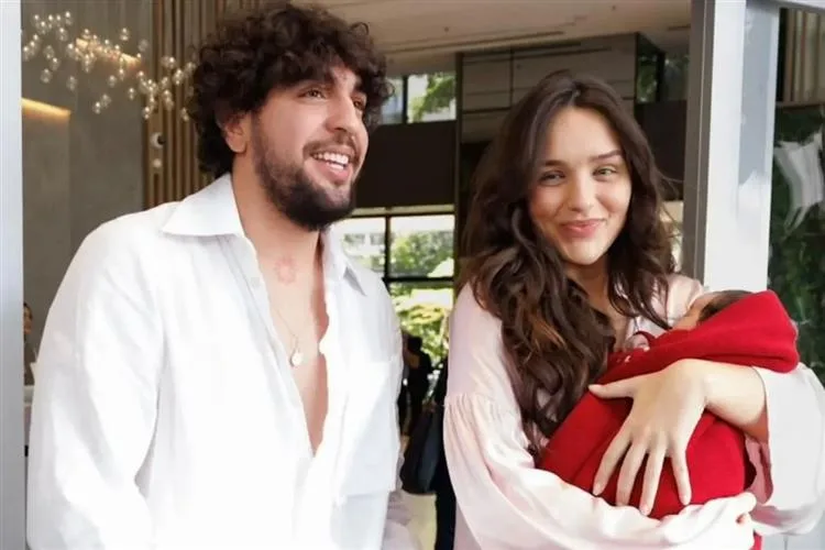 Rafa Kalimann e Nattan deixam maternidade com Zuza e encantam fãs