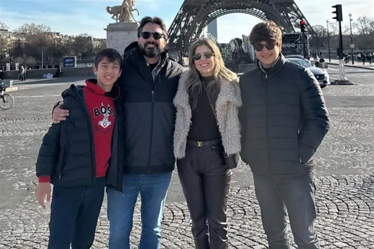 Roberta e Luciano Maia em trip por Paris