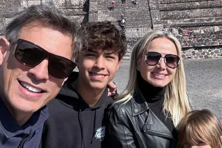 Eliana compartilha fotos de férias em família no México