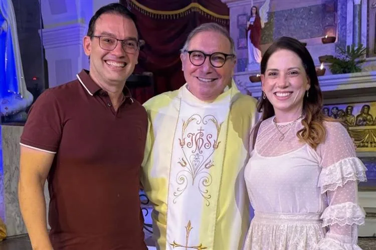 Ana Caroline e Leandro Dias renovam votos de união em cerimônia no Mosteiro dos Jesuítas