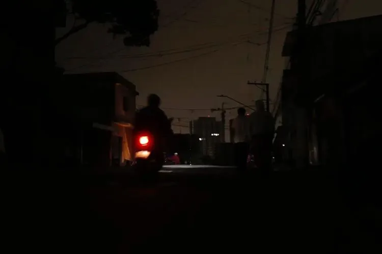 Apagão no bairro Guararapes prejudica moradores e causa transtornos