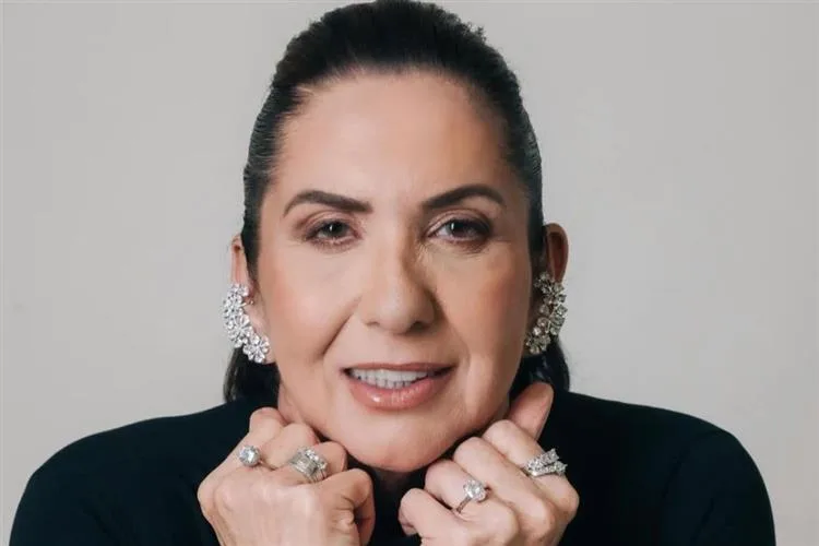 Margareth Serrão, mãe de Virginia Fonseca, sofre acidente de carro