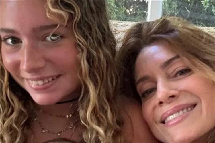 Leticia Spiller homenageia a filha após completar 15 anos