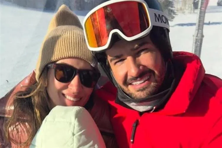 Alexandre Pato e Rebeca Abravanel aproveitam temporada de esqui na França