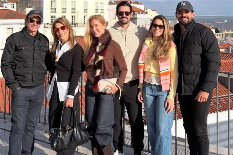 Maira e Aderaldo Silva pegam a rota de Lisboa com a família