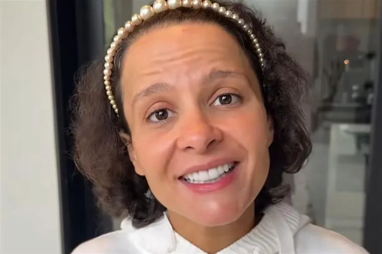 Maiara surpreende ao surgir com cabelo natural