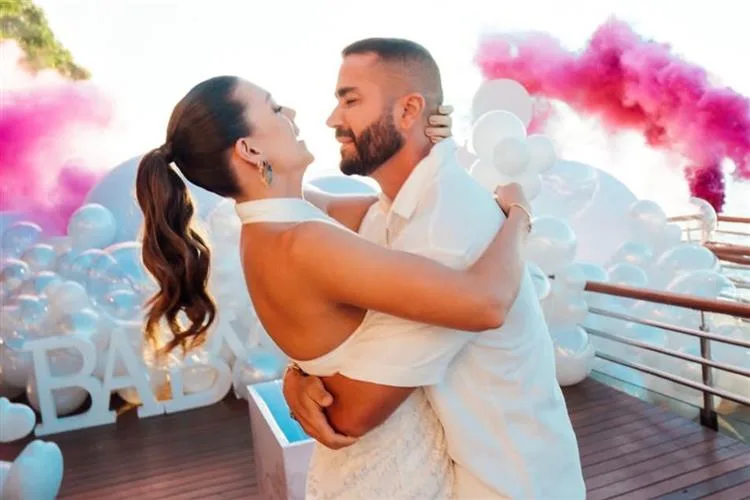 Pati Guerra e Rafa Marques descobrem em chá revelação que esperam uma menina