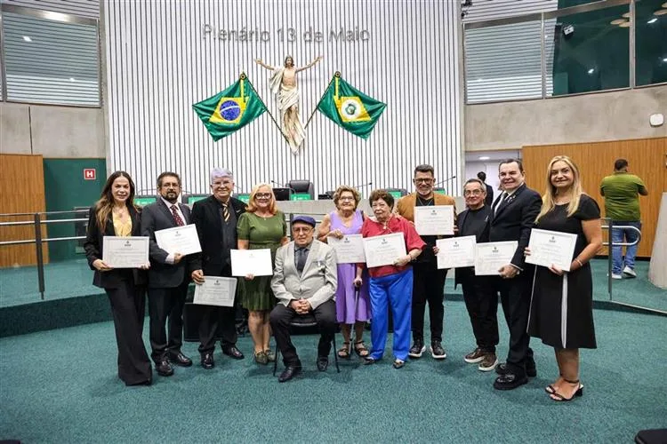 Associação dos Cabeleireiros do Ceará recebe homenagem comemorativa pelos 50 anos