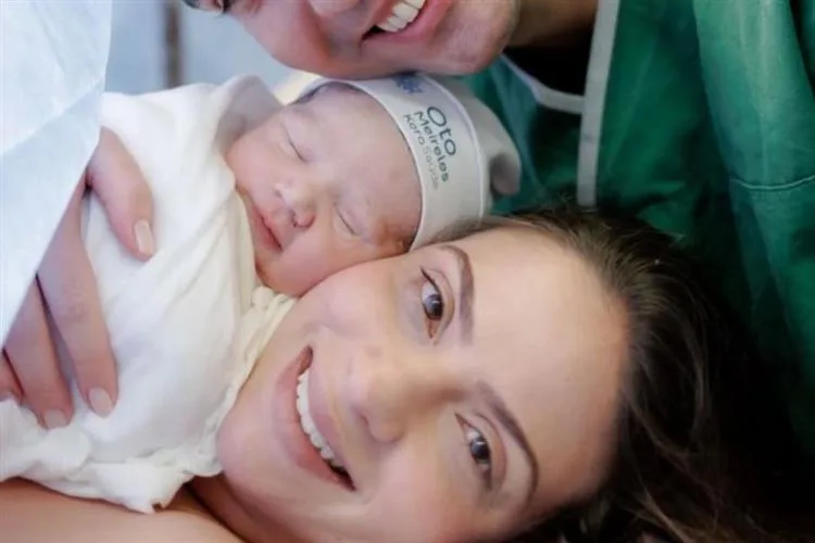 Fernanda Pessoa e Ésio Souza celebram o nascimento do primeiro netinho, Lorenzo
