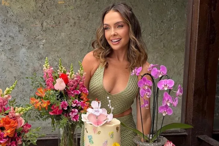 Taís Lopes comemora a nova idade em sessão sopro de velas