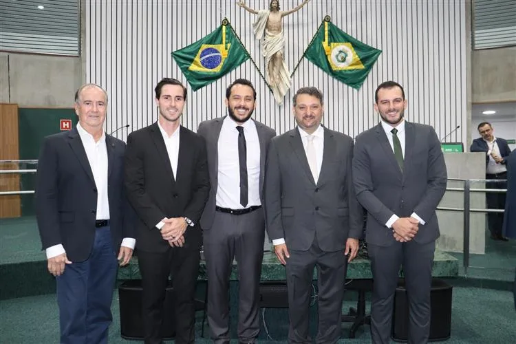 Alece celebra 27 anos da Fajece em sessão solene com lideranças e homenagens