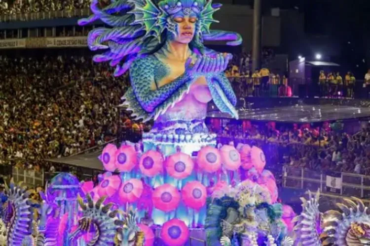 Desfiles das escolas de samba de São Paulo causam frisson a partir de hoje
