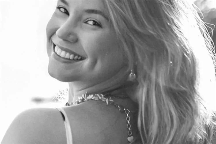 Jornalista Flávia Bacelar morre aos 31 anos após luta contra um agressivo câncer