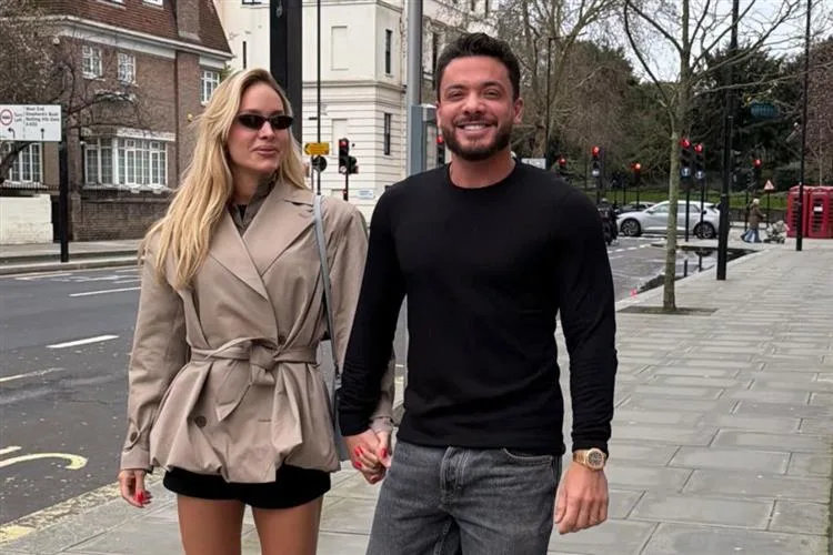 Wesley Safadão e Thyane desembarcam em Londres após o Carnaval