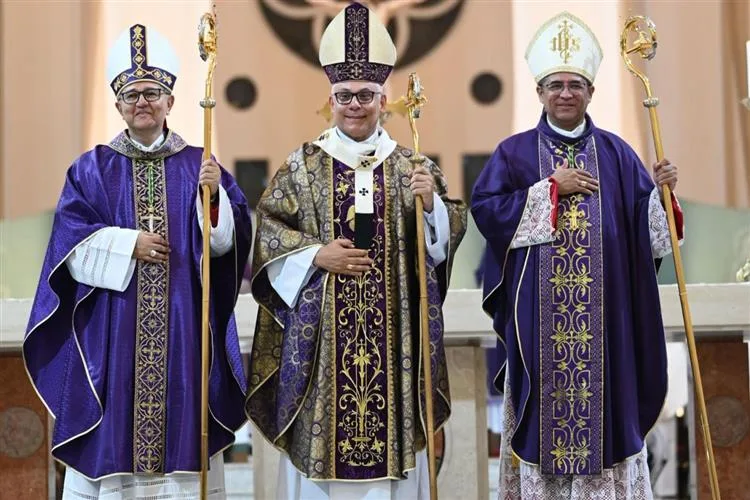 Dom Gregório Paixão apresenta novos Bispos auxiliares em Missa na Catedral
