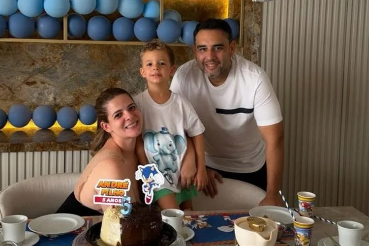 Larissa Alcântara e André Marques celebram os cinco anos de André Filho