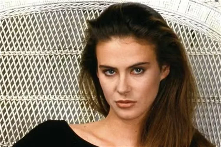 Belíssima atriz e modelo Annabel Schofield morre após complicações do câncer no cérebro