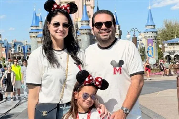 Isabella Moraes e Michel Suleiman se divertem na Disney com a herdeira, Celina