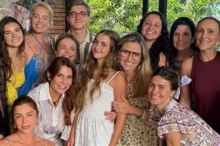 Angélica e Luciano Huck reúnem famosos no b-day do filho Joaquim