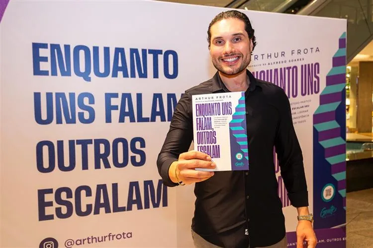Arthur Frota lança livro sobre como escalar negócios com estratégia e processos