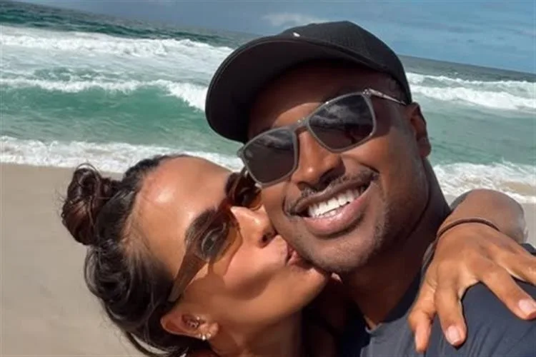 Thiaguinho completa 43 anos e ganha declaração de amor