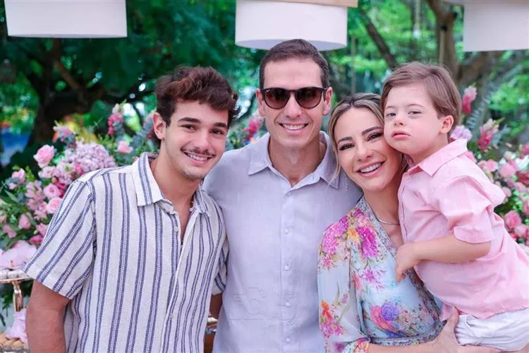 Gaída Dias celebra a nova idade em b-day surpresa