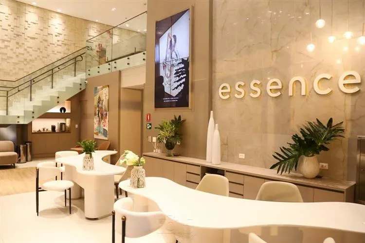 Clínica Essence lança campanha Essence Mulher
