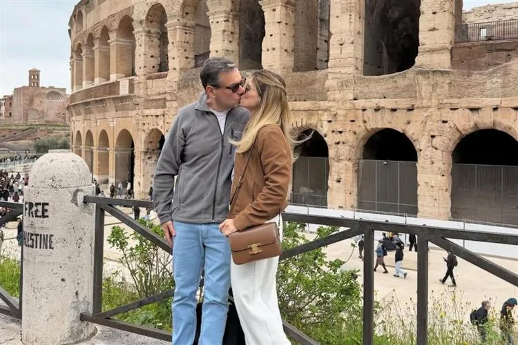Roberta Vasques e Sérgio Miranda vivem dias de romance em Roma