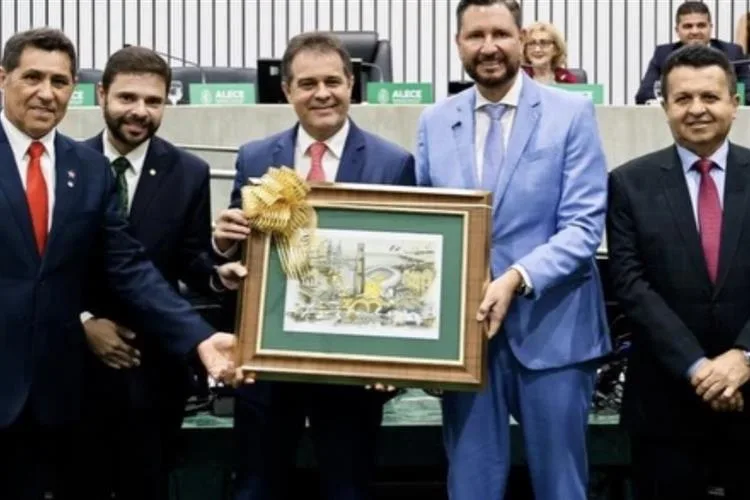 Assembleia Legislativa homenageia Fortaleza pelos seus 300 anos