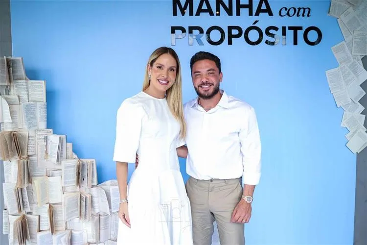 Thyane Dantas convida a reflexões ao lançar livro "Manhã com propósito" em Fortaleza