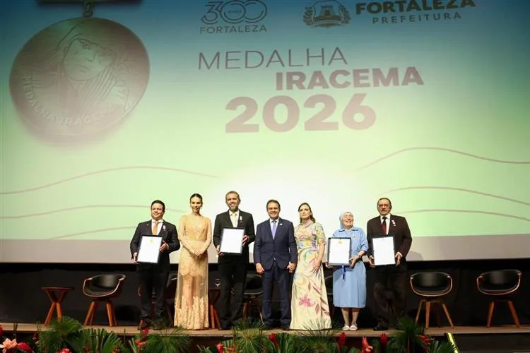 Medalha Iracema celebra 300 anos de Fortaleza homenageando personalidades