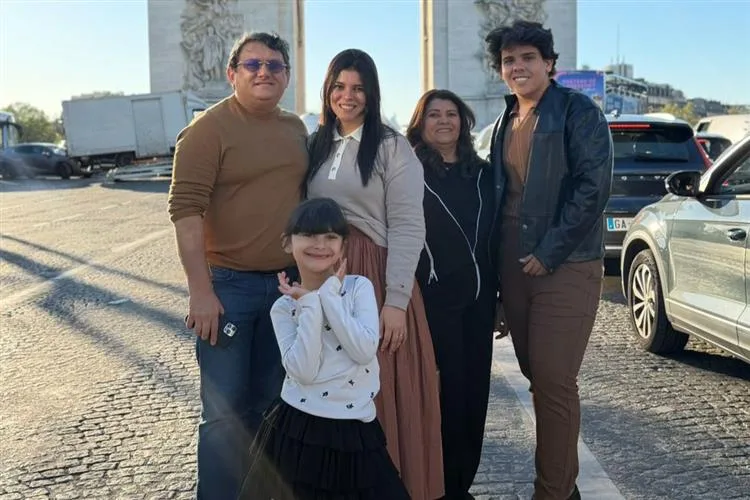 Cássio Sapore aproveita os encantos de Paris em clima de celebração