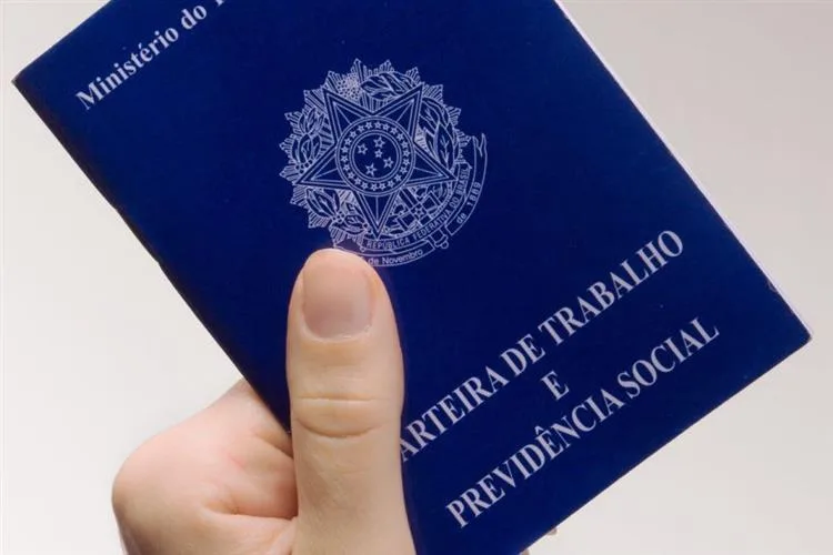 Governo envia ao Congresso projeto de lei que acaba com a escala 6x1