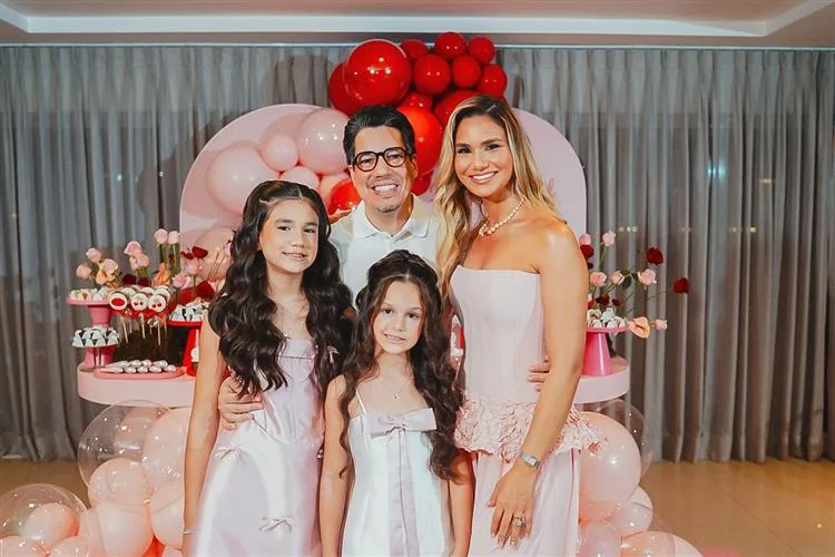 Aline e Andrei Aguiar festejam os dez anos da filha Marina