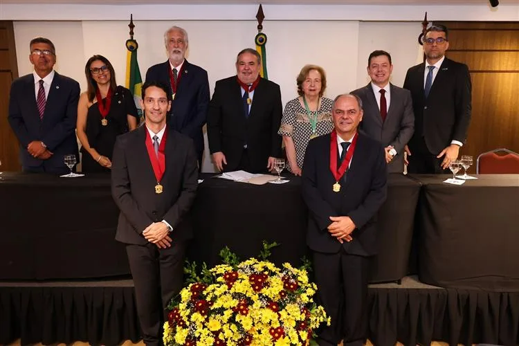 Academia Cearense de Odontologia empossa Cássio de Barros Pontes e Elilton Cavalcante Pinheiro Jr.