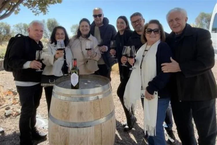 Auricélia e Deusmar Queirós nos encantos de Mendoza com a família