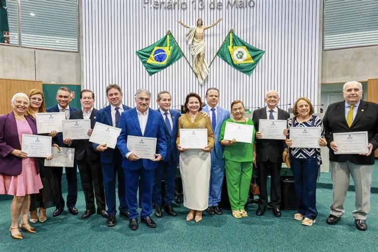 Unimed Fortaleza é homenageada pela ALECE pelos 48 anos de atuação no Ceará